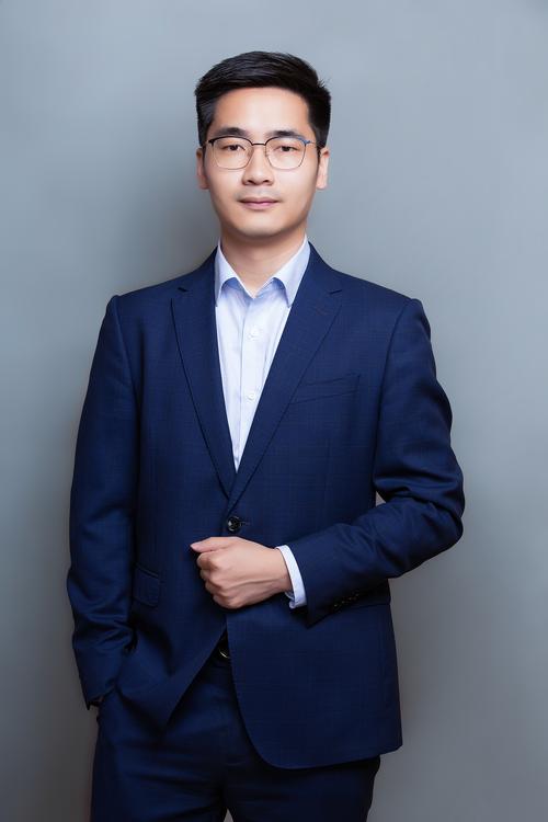 王春行 美术指导负责人